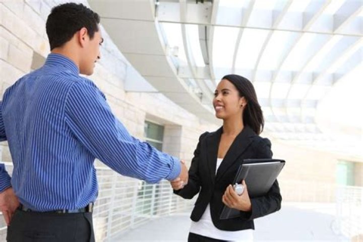 23 Body Language Tricks That Will Serve You Well Your Entire Life