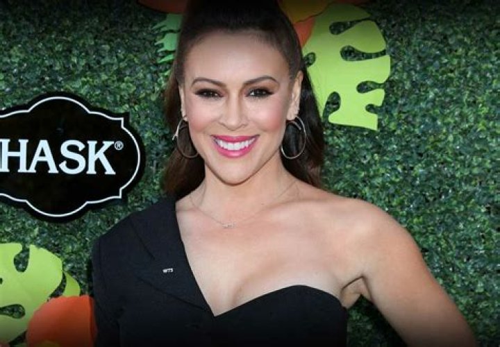 Alyssa Milano Refuses To Back Down From Her Stance – MAGA Hats Symbolize Hate
