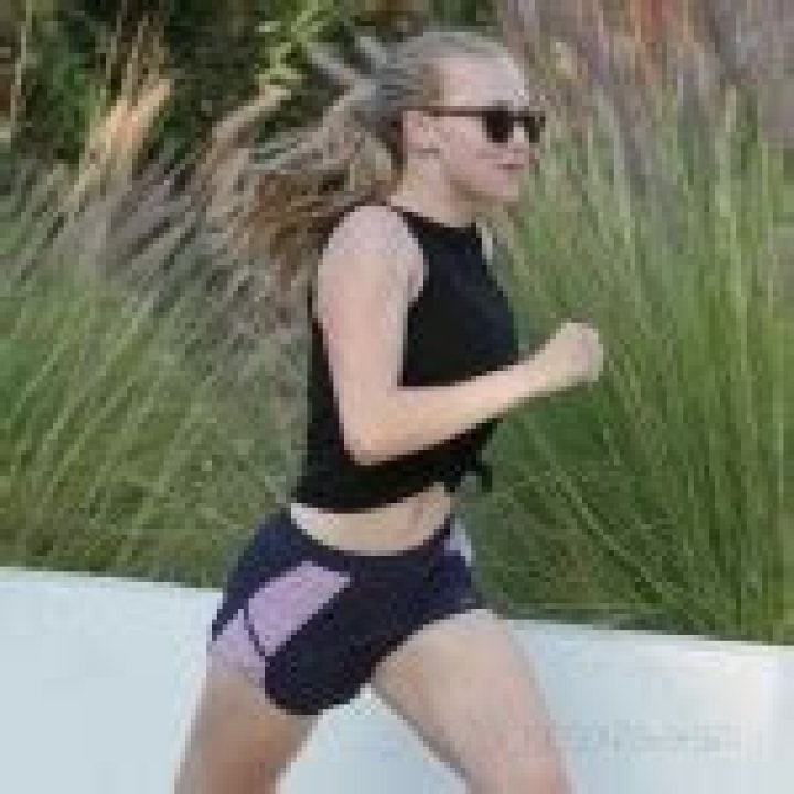 Amanda Seyfried Workout Routine Diet Plan
