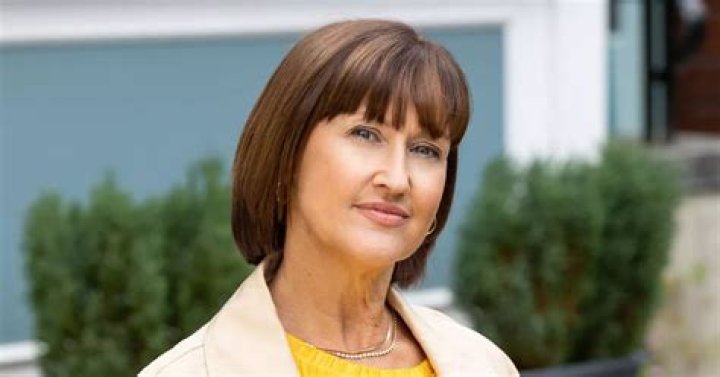 Angela Lonsdale - Bio, Age, Wiki, Facts and Family