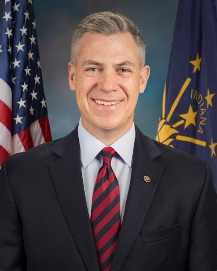 Ashley Banks - Bio, Age, Wiki, Facts and Family