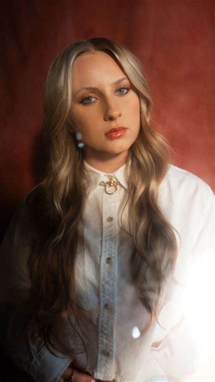 Ashley Kutcher - Bio, Age, Wiki, Facts and Family