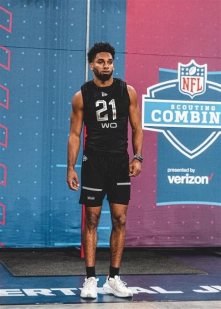 Chris Olave Height, Weight, Age, Facts, Education