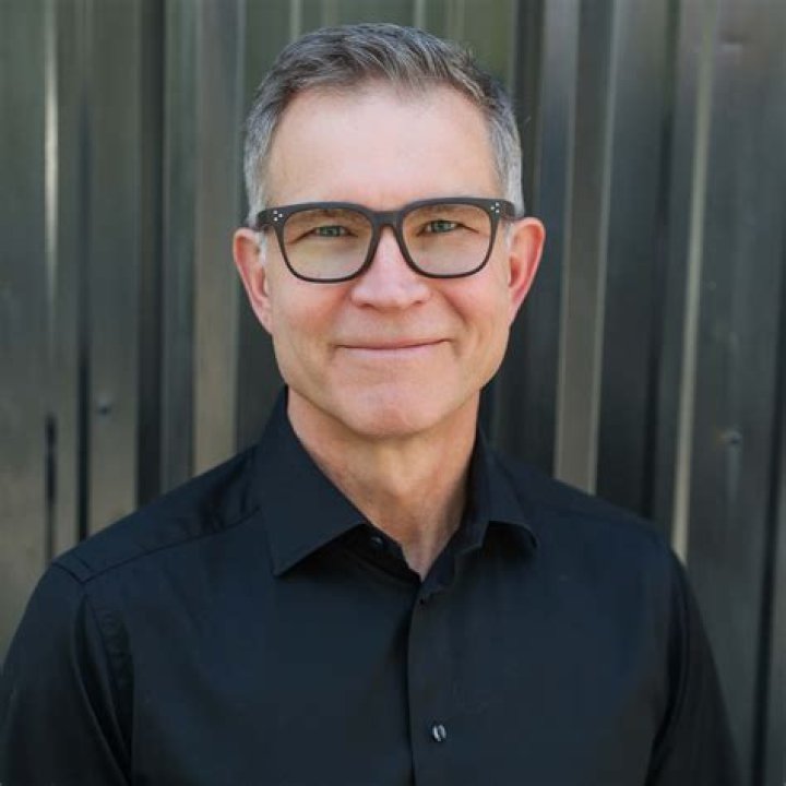 Davi Ramos Bio-salary, net worth, married, wife, children, earnings, career, dating