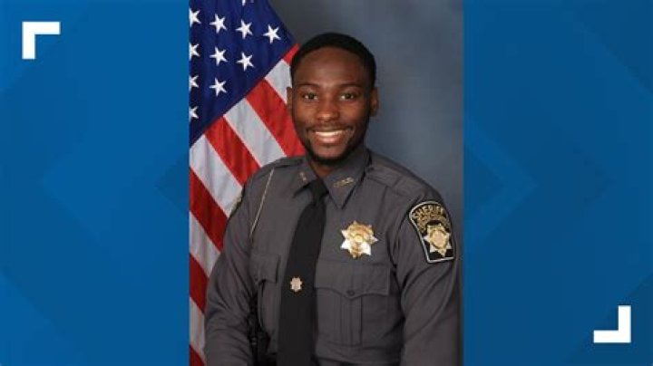 ‘Deputy’ — Photos Of The Show – Hollywood Life