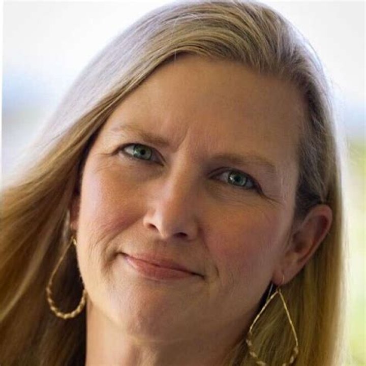 Emily Henderson - Bio, Age, Wiki, Facts and Family