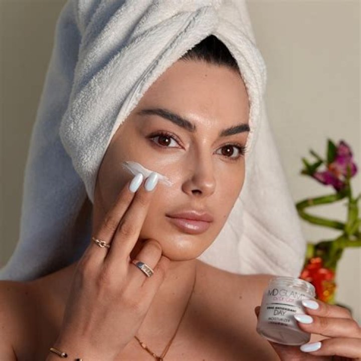 Eva Pepaj - Bio, Age, Wiki, Facts and Family