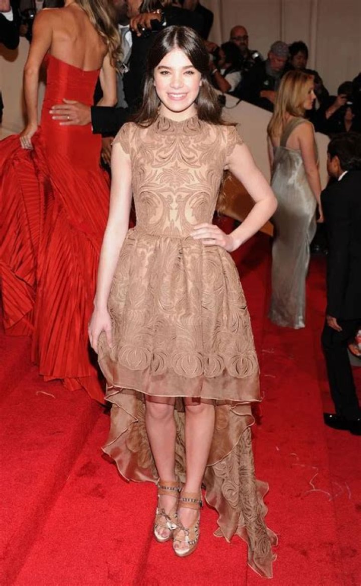 Former Child Star Hailee Steinfeld Looked Unrecognizable at the Met Gala