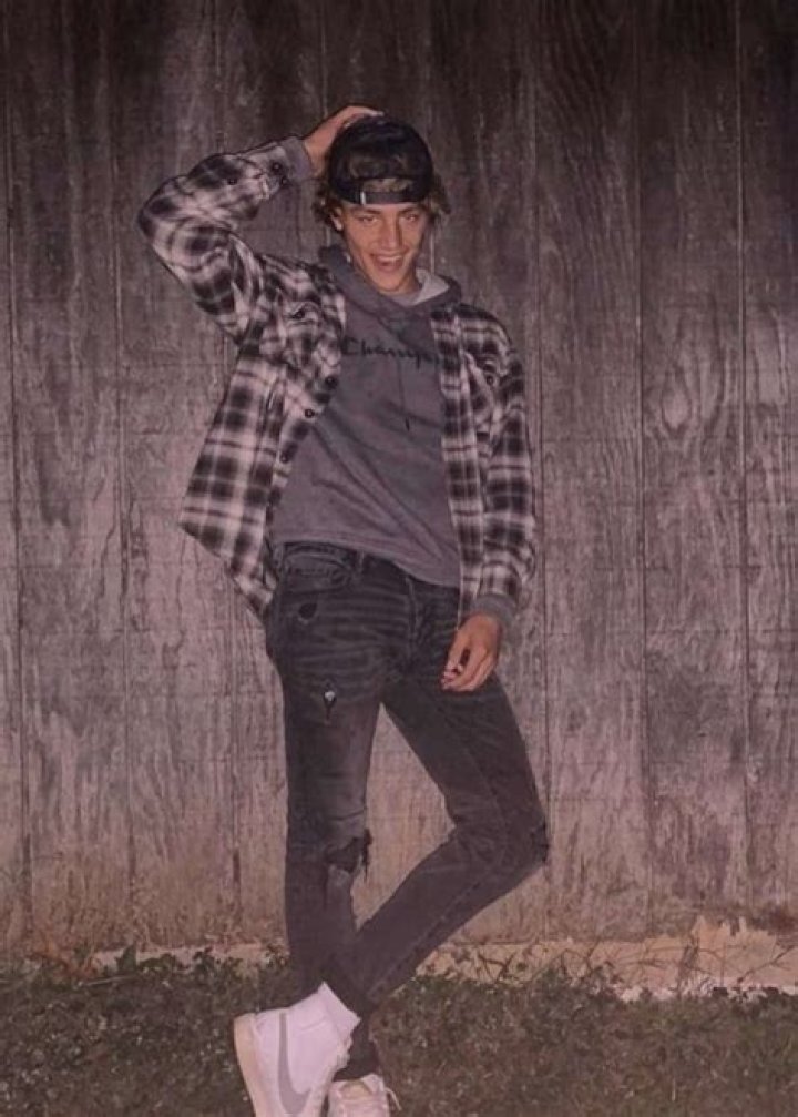 Gage Bills Height, Weight, Age, Girlfriend, Facts, Biography