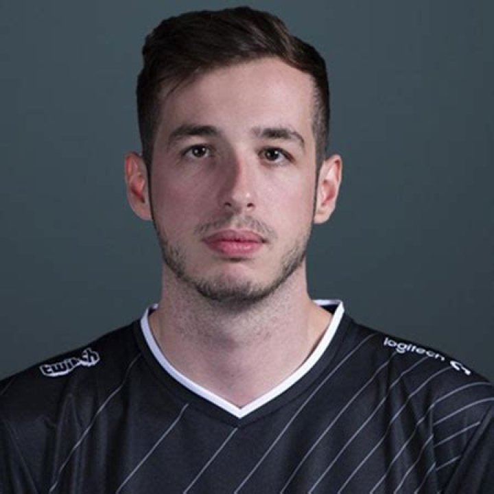 Gamer Kenny Schrub Biography- Salary, Earnings, Net worth, Married, Relationship, Girlfriend, Affair, Age, Height, Family, Nationality