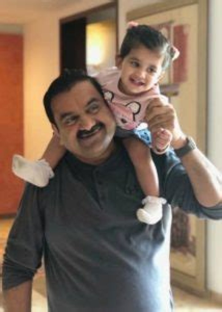 Gautam Adani Height, Weight, Age, Spouse, Family, Facts, Biography