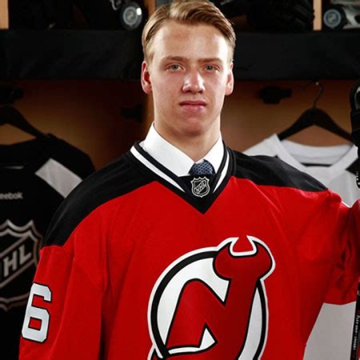 Jesper Bratt Biography-salary, net worth, married, relationship, affair, career, dating, age, height, contract, stats