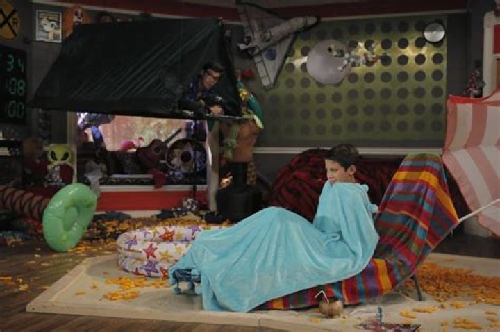 JOEY BRAGG, TENZING NORGAY TRAINOR – Celeb Secrets