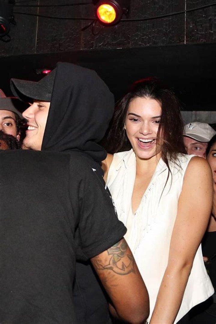 Justin Bieber Parties With Kendall Jenner & Hailey Baldwin At Travis Scott’s Bash
