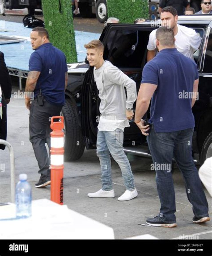 Justin Bieber’s Bodyguard Didn’t Pull A Gun On Anyone