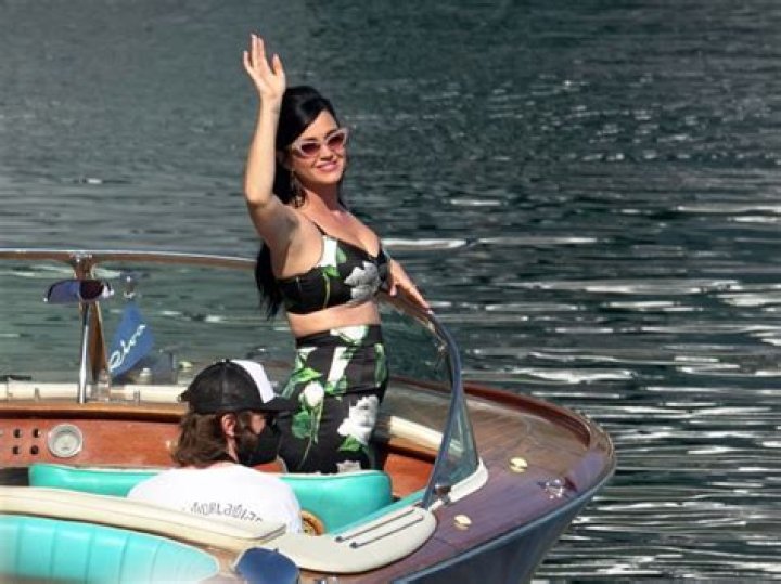 Katy Perry Rocks Floral Crop Top & Matching Skirt Shooting D&G Campaign In Italy: Photos