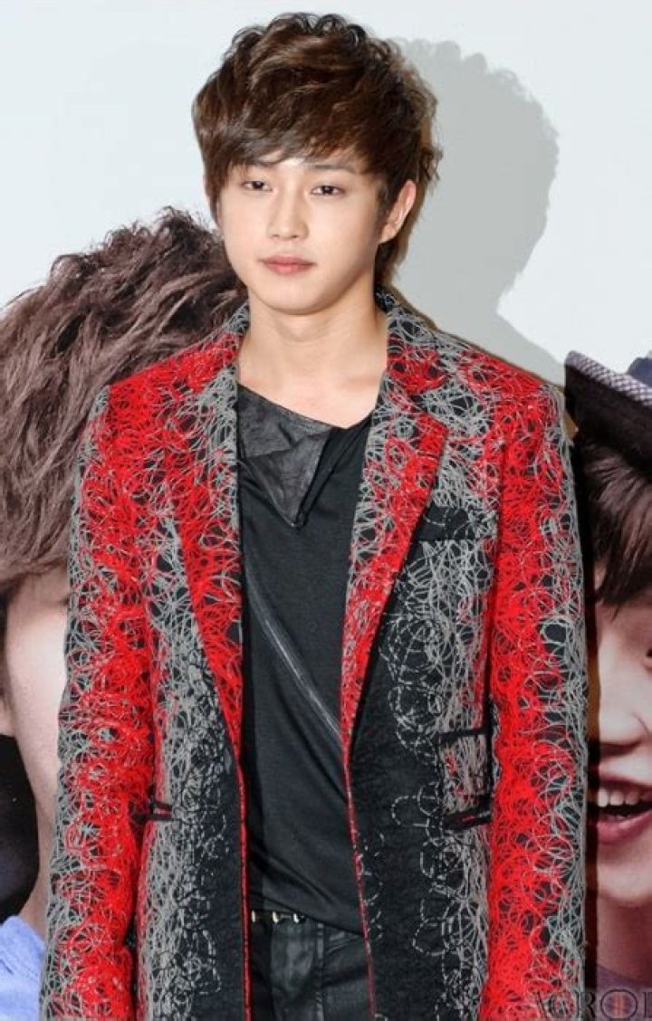 Kim Min-seok (Actor) Height, Weight, Age, Girlfriend, Biography, Facts