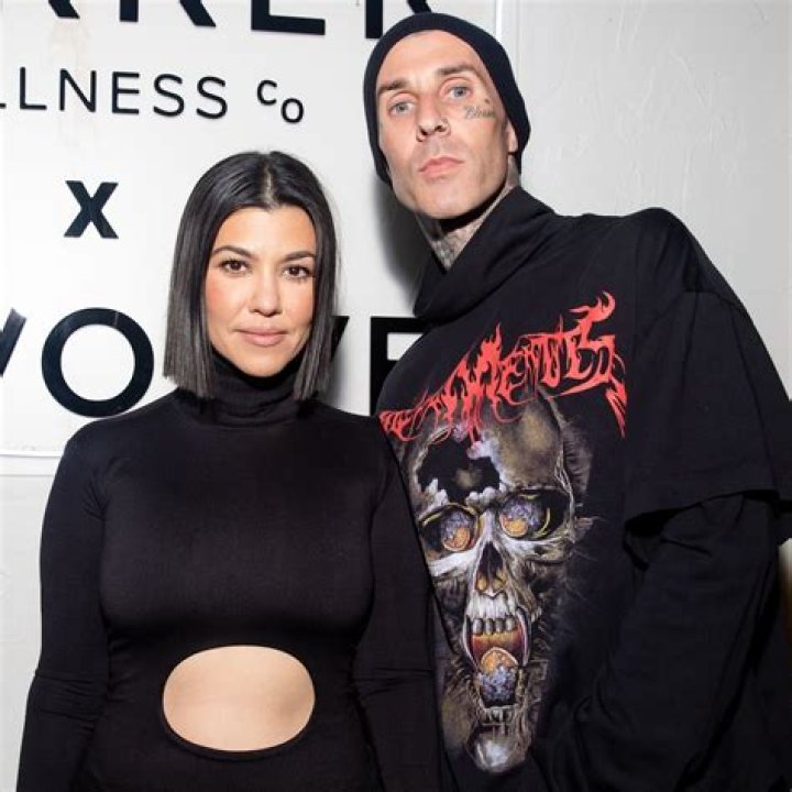 Kourtney Kardashian Looks Just Like Kim In Steamy Valentine’s Day Post For Younes — See Pic