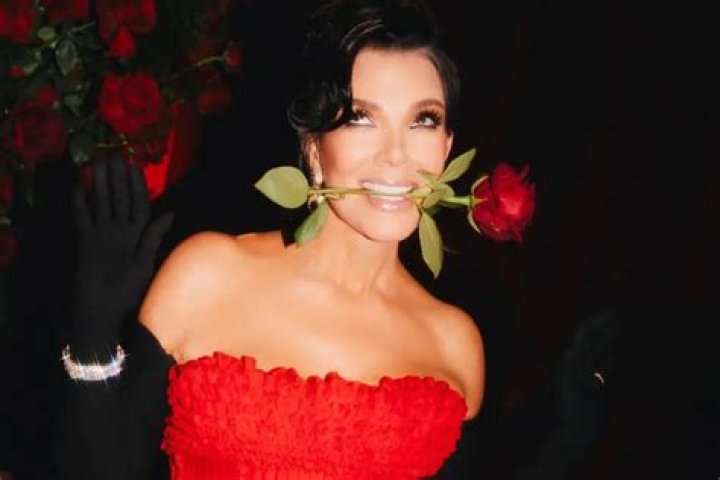Kourtney Kardashian Reveals Why Kris Jenner Is ‘Sabotaging’ Her Summer Body– Watch