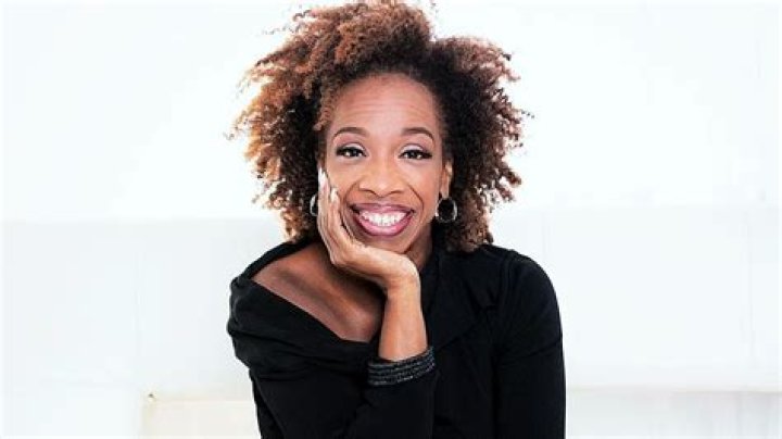 Lisa Nichols - Bio, Age, net worth, Wiki, Facts and Family