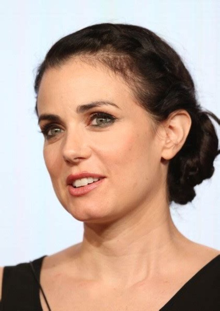 Mia Kirshner Net Worth | Celebrity Net Worth