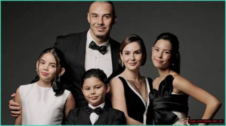 Oscar Casas - Bio, Age, siblings, height, Wiki, Facts and Family