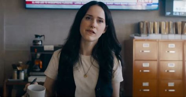 Rachel Brosnahan Has ‘No Words’ After Deadly Shooting In Her Hometown On July 4th