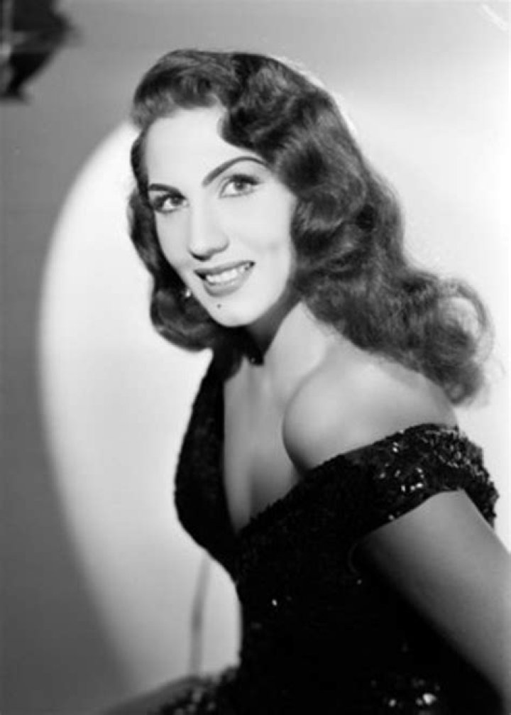 Rosa Carmina - Bio, Age, Wiki, Facts and Family