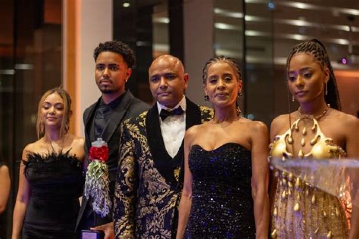 Samantha Logan Height, Age, Net Worth, Parents, Boyfriend