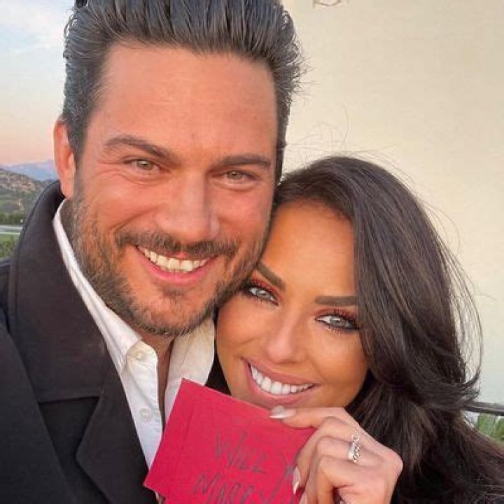 
“Selling Sunset” Star Vanessa Villela Got Married To Her Boyfriend Nick Hardy 