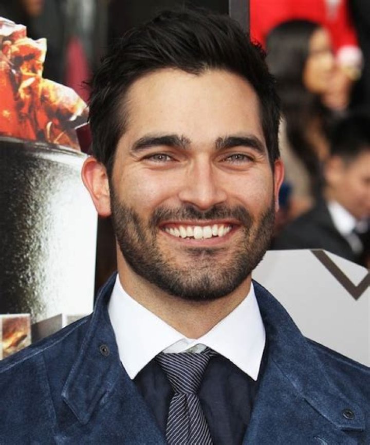 Tyler Hoechlin Height, Weight, Age, Girlfriend, Body Statistics, Biography
