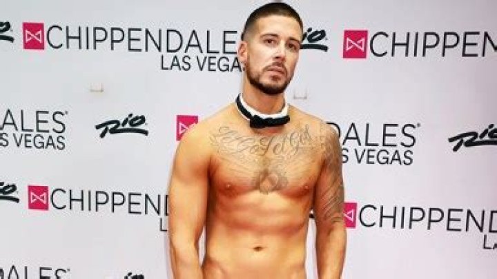 Vinny Guadagnino Goes Shirtless & Pokes Fun At Snooki On Labor Day Weekend: ‘Where’s The Beach?’