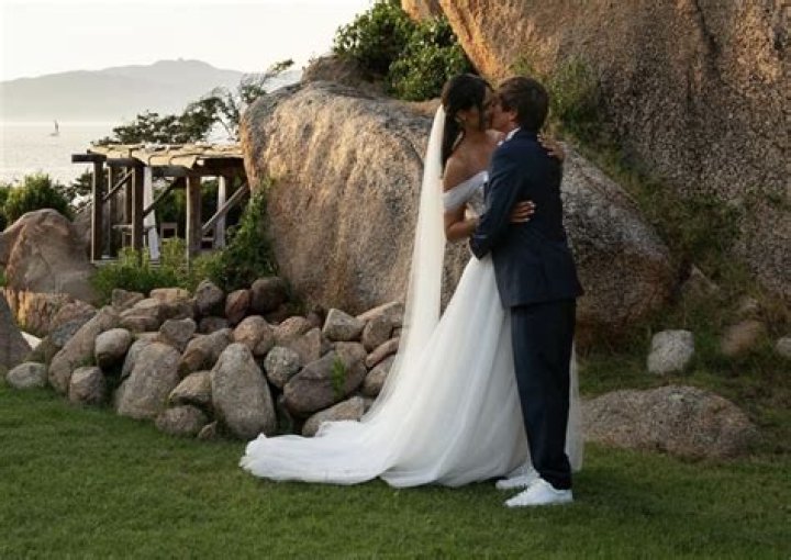 Who is Candide Thovex Dating Now