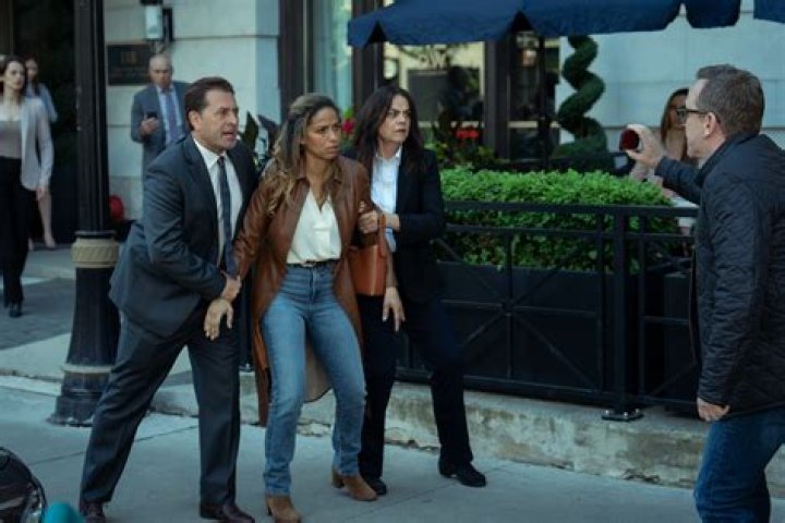 Who is Meta Golding Dating Now