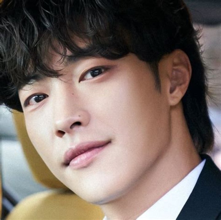Woo Do-hwan - Bio, Age, height, Wiki, Facts and Family